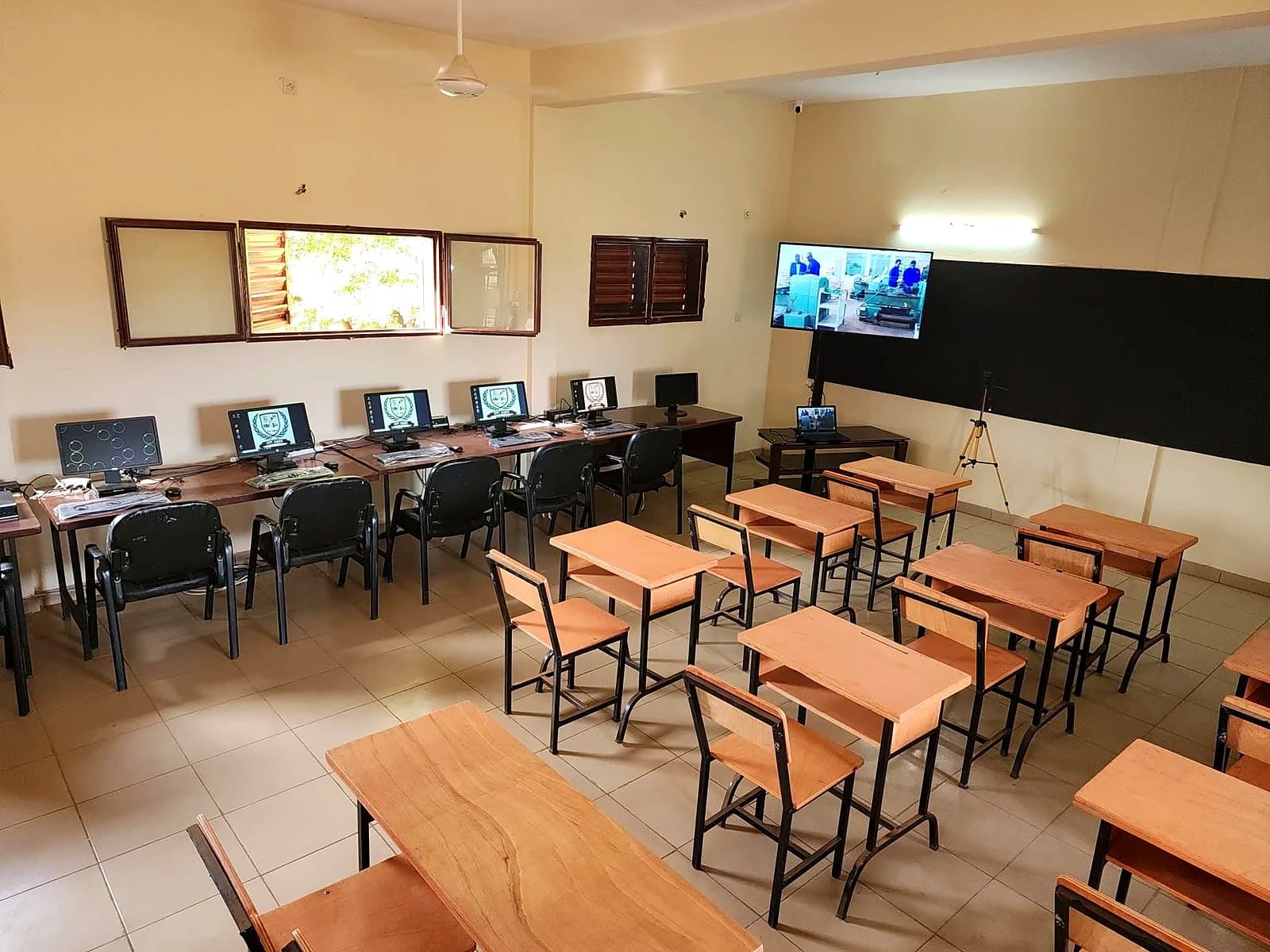 Salle informatique du CFPT-FAMOS
